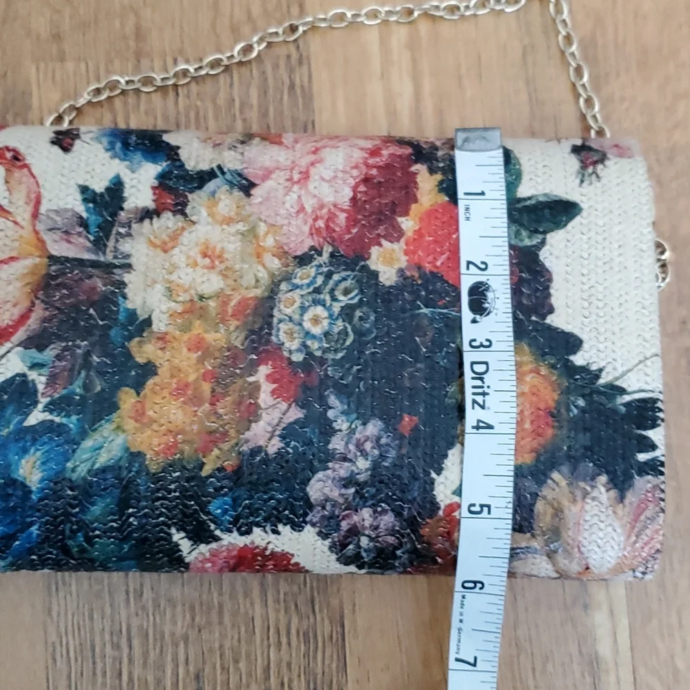 Sondra Roberts woven‎ raffia floral clutch